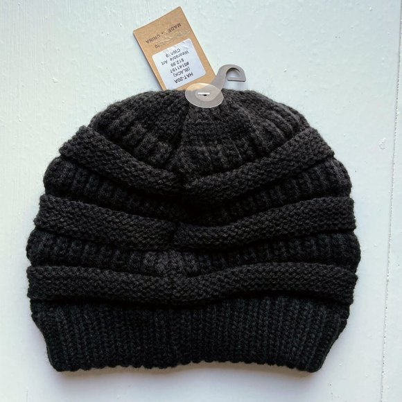 CLASSIC C.C BEANIE HAT With Tags - Picture 2 of 4